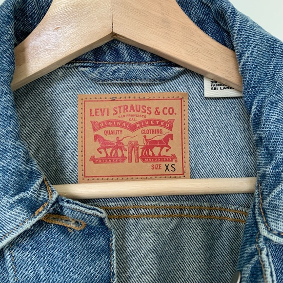 Levi’s denim jacket. Size XS - Picture 2 of 3